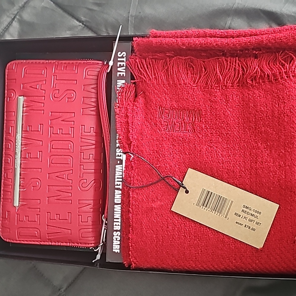 Steve Madden red wristlet and scarf set